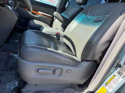 2006 Toyota Sienna, $4899. Photo 5