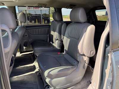 2006 Toyota Sienna, $4899. Photo 8