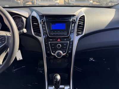 2016 Hyundai Elantra, $8499. Photo 2