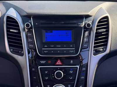2016 Hyundai Elantra, $8499. Photo 3