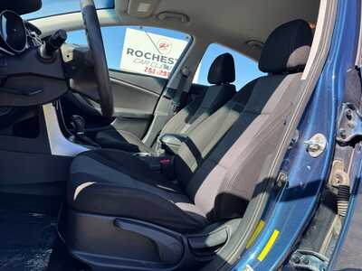 2016 Hyundai Elantra, $8499. Photo 4