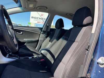 2016 Hyundai Elantra, $8499. Photo 6