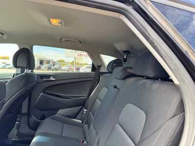 2017 Hyundai Tucson, $12199. Photo 10