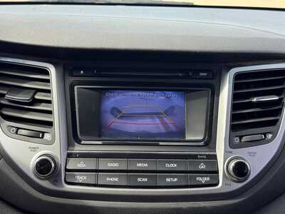 2017 Hyundai Tucson, $12199. Photo 4