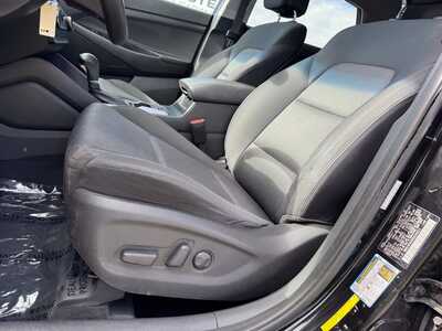 2017 Hyundai Tucson, $12199. Photo 6