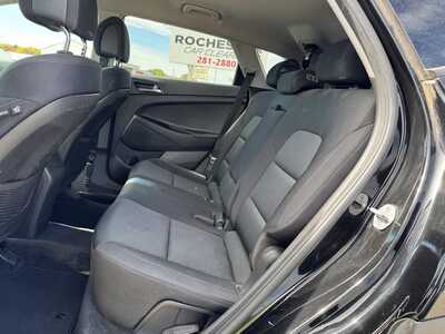 2017 Hyundai Tucson, $12199. Photo 8
