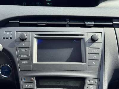 2013 Toyota Prius, $5999. Photo 4