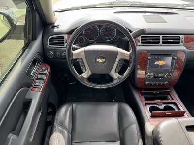 2014 Chevrolet Suburban, $12699. Photo 12