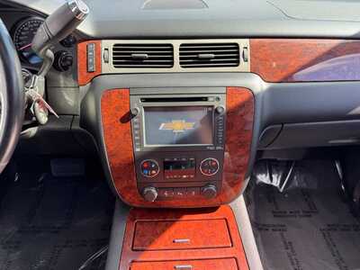 2014 Chevrolet Suburban, $12699. Photo 2