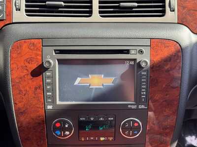 2014 Chevrolet Suburban, $12699. Photo 3