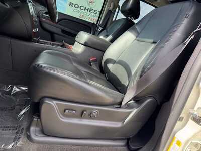 2014 Chevrolet Suburban, $12699. Photo 6