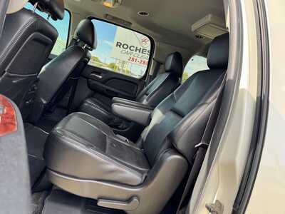 2014 Chevrolet Suburban, $12699. Photo 9