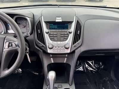 2015 Chevrolet Equinox, $7998. Photo 2