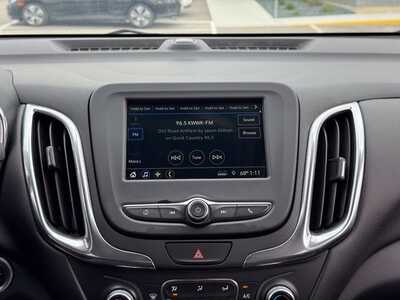 2019 Chevrolet Equinox, $10999. Photo 3