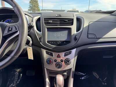 2015 Chevrolet Trax, $8499. Photo 2