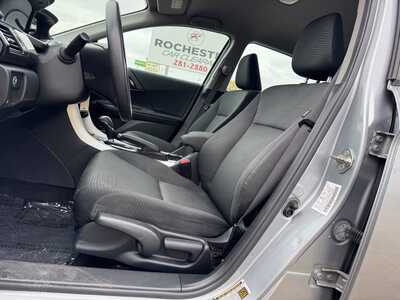 2016 Honda Accord, $14699. Photo 5