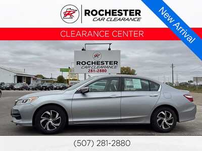 2016 Honda Accord, $14699. Photo 1