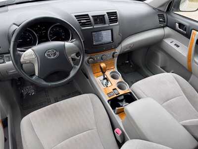 2009 Toyota Highlander, $7899. Photo 12