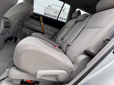 2009 Toyota Highlander, $7899. Photo 9