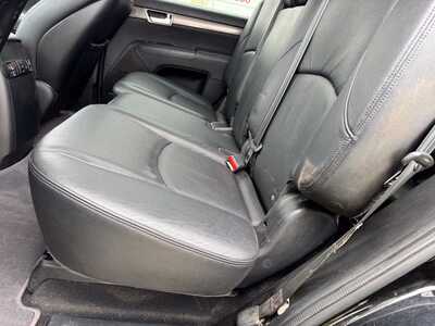 2009 Kia Borrego, $10999. Photo 10