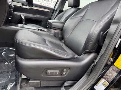 2009 Kia Borrego, $10999. Photo 6