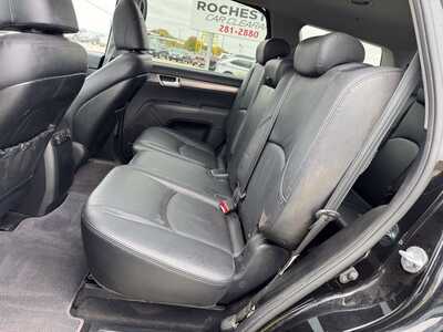 2009 Kia Borrego, $10999. Photo 9