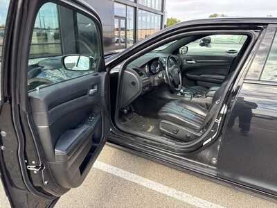 2014 Chrysler 300, $11599. Photo 7