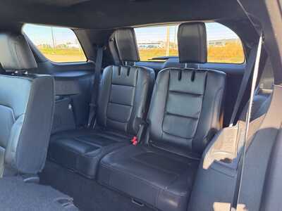 2017 Ford Explorer, $10890. Photo 11