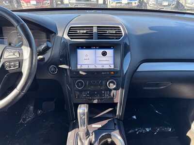 2017 Ford Explorer, $10890. Photo 2