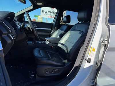 2017 Ford Explorer, $10890. Photo 5