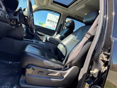 2013 Chevrolet Tahoe, $12190. Photo 4