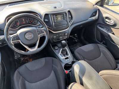 2015 Jeep Cherokee, $6949. Photo 11