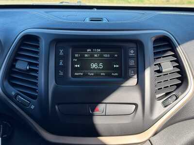 2015 Jeep Cherokee, $6949. Photo 3