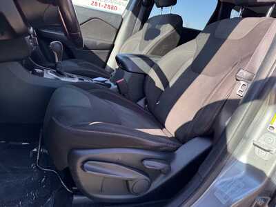 2015 Jeep Cherokee, $6949. Photo 5