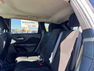 2015 Jeep Cherokee, $6949. Photo 9