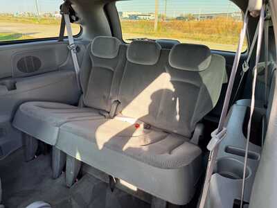 2005 Dodge Grand Caravan, $3949. Photo 10