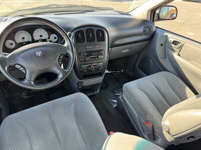 2005 Dodge Grand Caravan, $3949. Photo 12