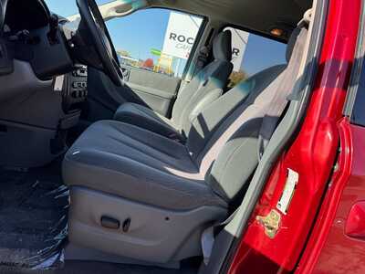 2005 Dodge Grand Caravan, $3949. Photo 4