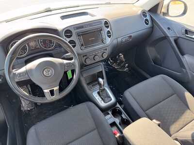2015 Volkswagen Tiguan, $8299. Photo 12