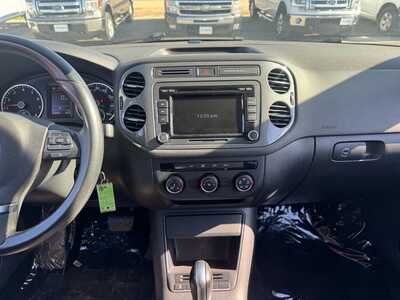 2015 Volkswagen Tiguan, $8299. Photo 2