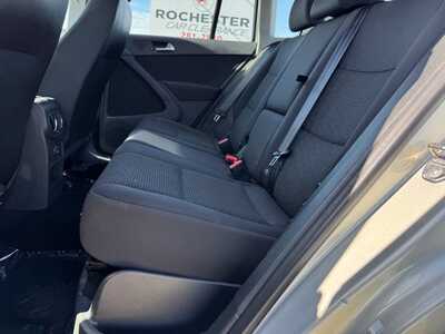 2015 Volkswagen Tiguan, $8299. Photo 9