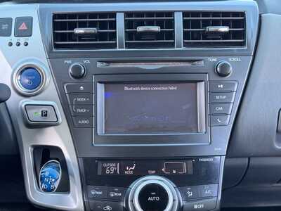 2014 Toyota Prius, $9299. Photo 3