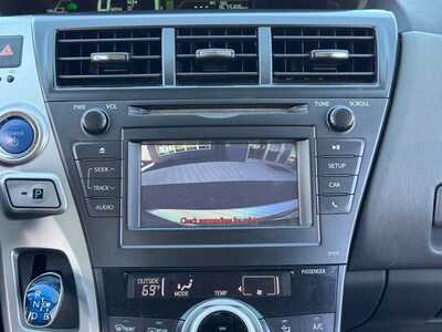 2014 Toyota Prius, $9299. Photo 4