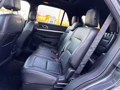 2017 Ford Explorer, $12640. Photo 11