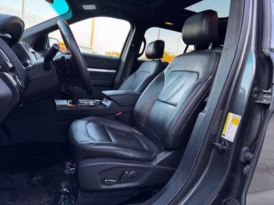 2017 Ford Explorer, $12640. Photo 5