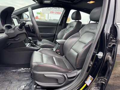2018 Hyundai Elantra, $14599. Photo 5