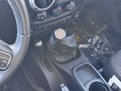 2015 Jeep Wrangler, $14399. Photo 11