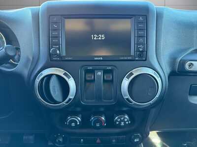 2015 Jeep Wrangler, $14399. Photo 2