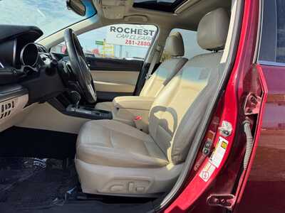 2015 Subaru Outback, $12299. Photo 5