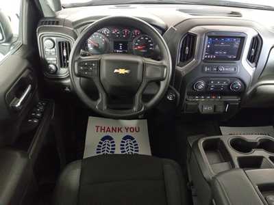 2022 Chevrolet 1500 Crew Cab, $35444. Photo 6